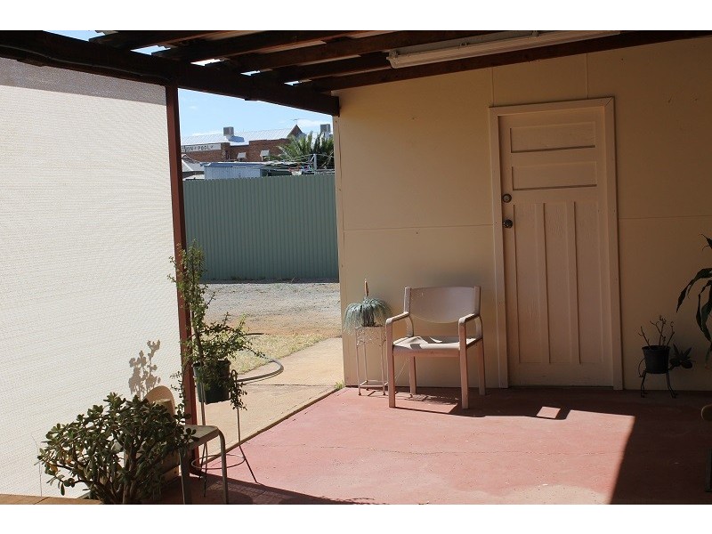 88 Woodward Street, Coolgardie WA 6429
