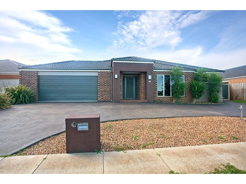 27 Glencoe Street, Kurunjang VIC 3337