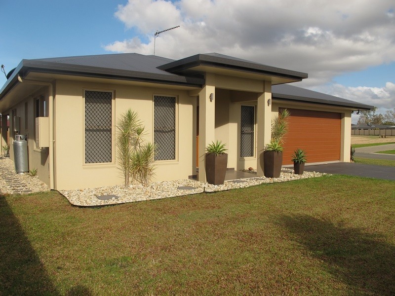 20 Mirrabook Avenue, Mareeba QLD 4880