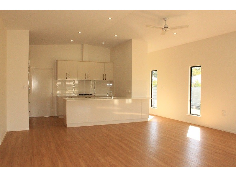 31 Mirrabook Avenue, Mareeba QLD 4880