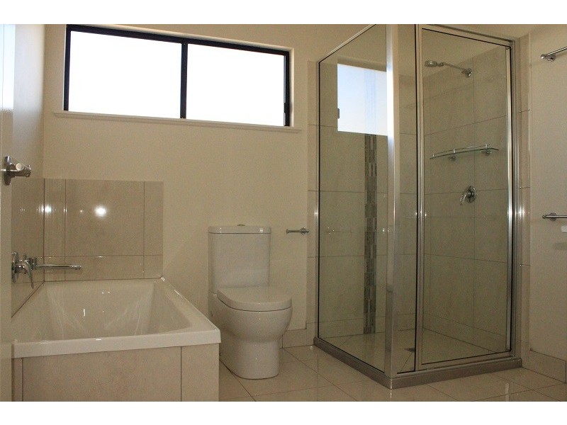 31 Mirrabook Avenue, Mareeba QLD 4880