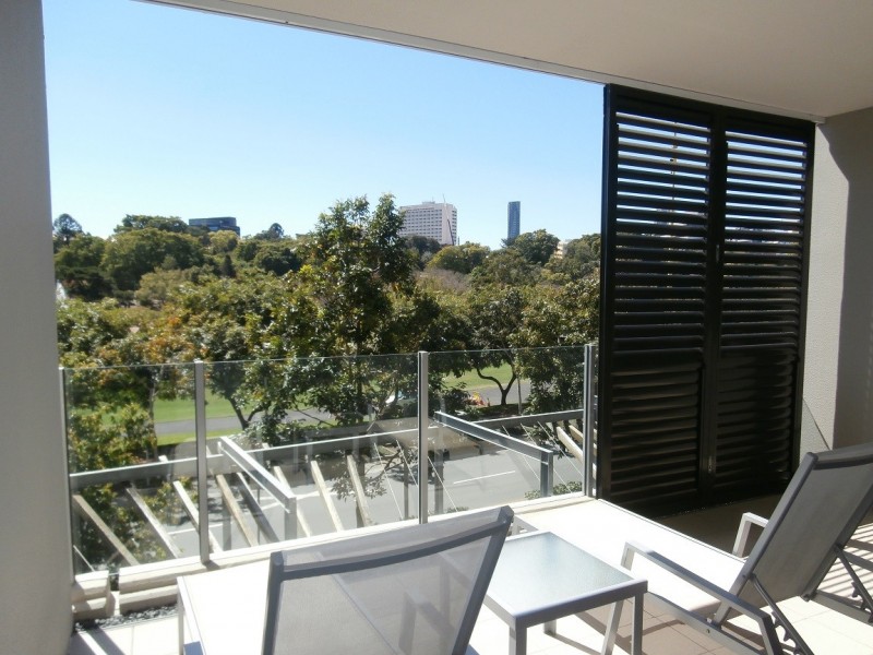 6 Parkland Boulevard, Brisbane City QLD 4000