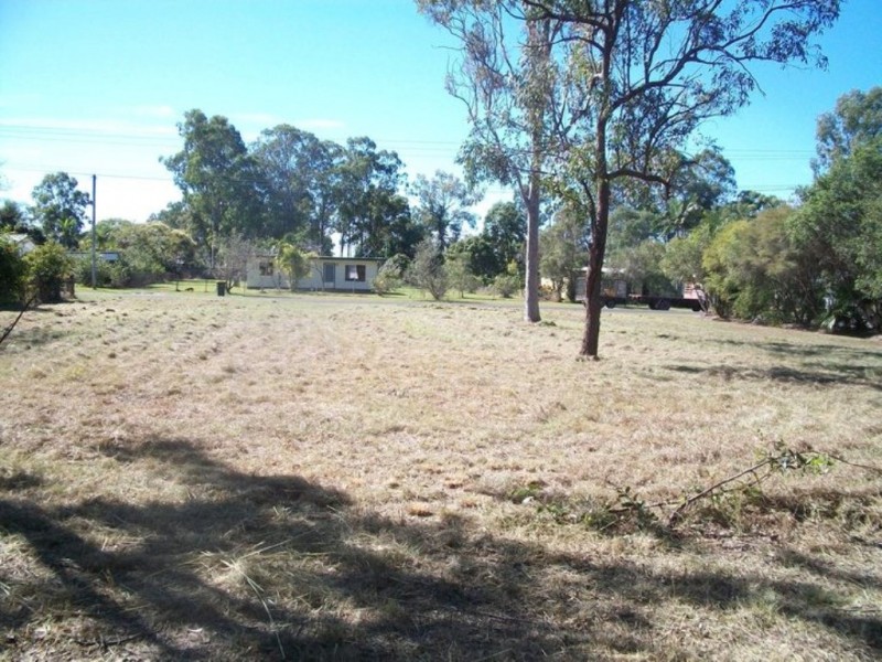 8 Phillip Street, Howard QLD 4659