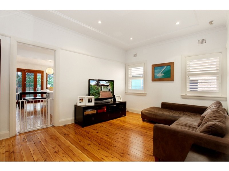 10 Sailors Bay Road, Willoughby NSW 2068