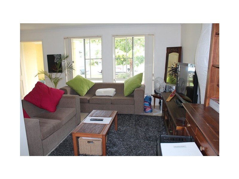 15 Glendale Crescent, Ocean Shores NSW 2483