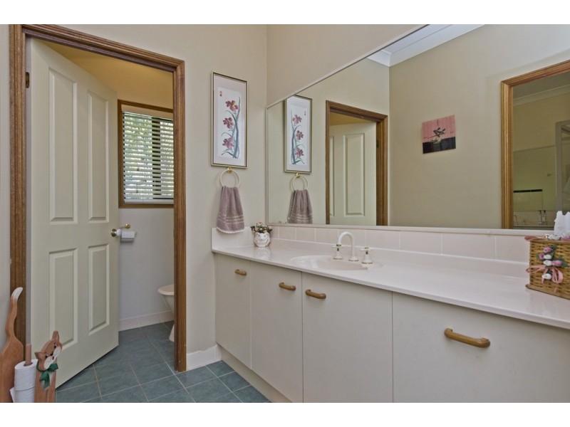 238-242 Guanaba Rd, Tamborine Mountain QLD 4272
