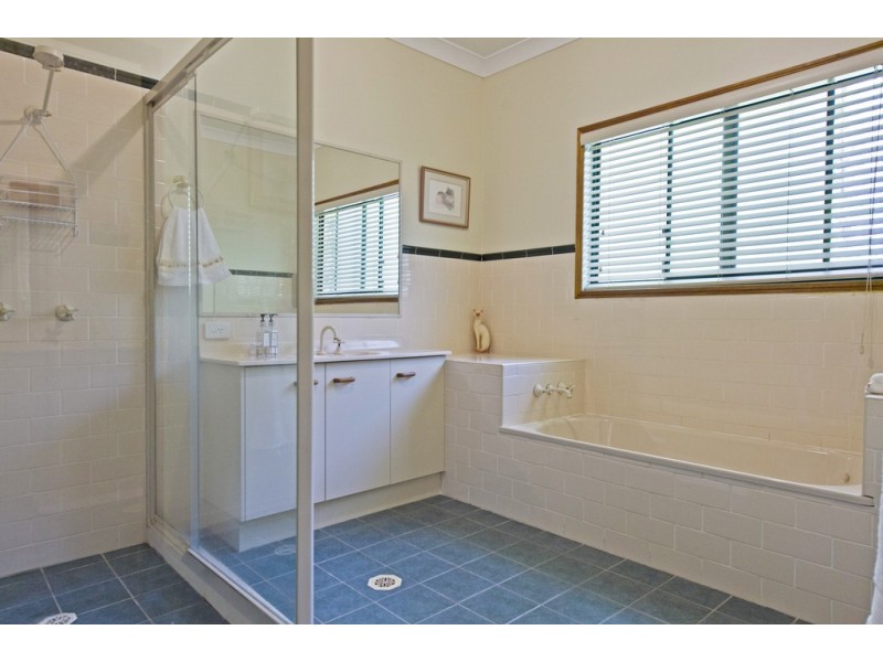 238-242 Guanaba Rd, Tamborine Mountain QLD 4272