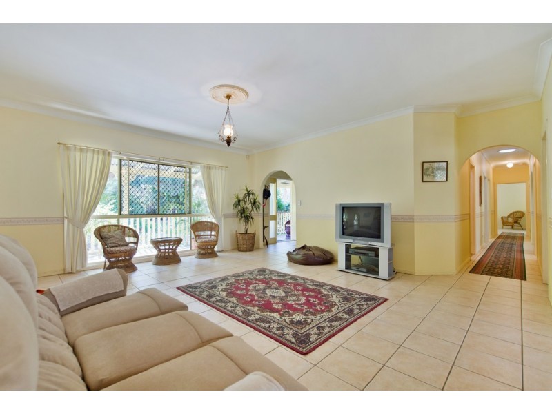 28 Dickman Rd, Forestdale QLD 4118