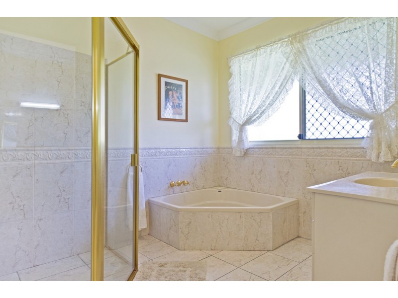 28 Dickman Rd, Forestdale QLD 4118