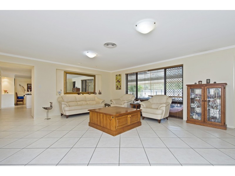 14 Scarborough Ct, Mundoolun QLD 4285