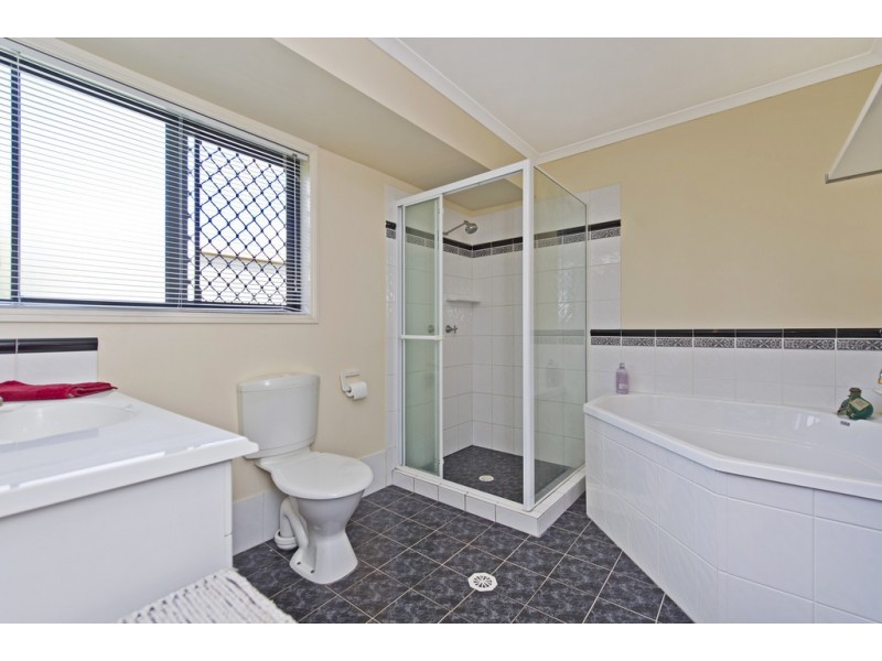 14 Scarborough Ct, Mundoolun QLD 4285
