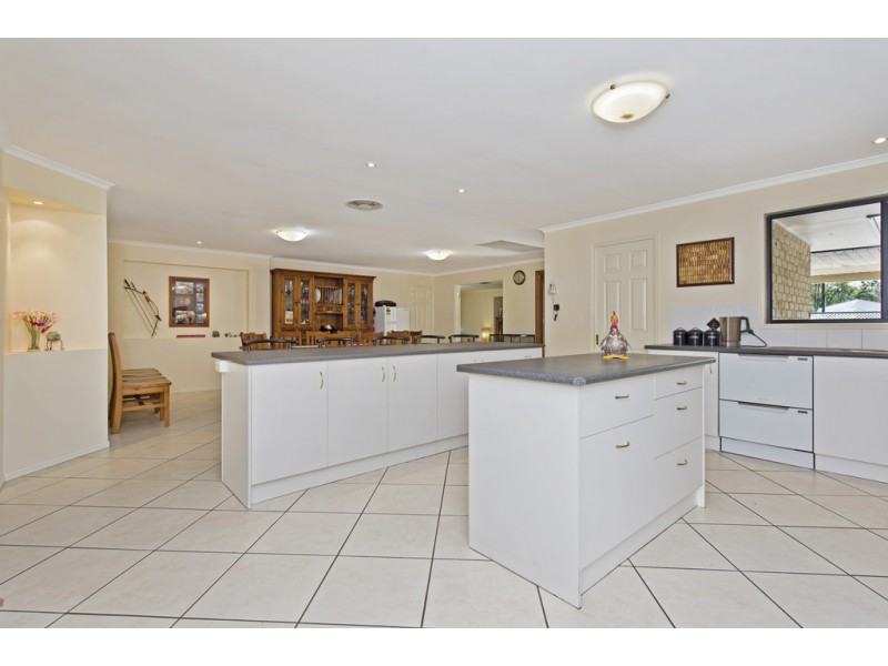 14 Scarborough Ct, Mundoolun QLD 4285