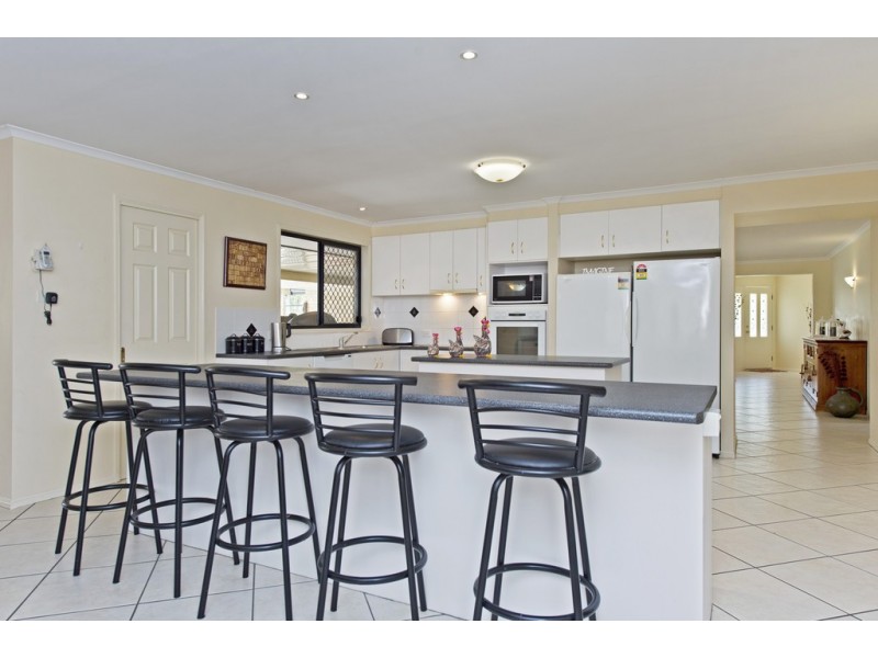 14 Scarborough Ct, Mundoolun QLD 4285