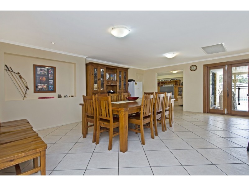 14 Scarborough Ct, Mundoolun QLD 4285