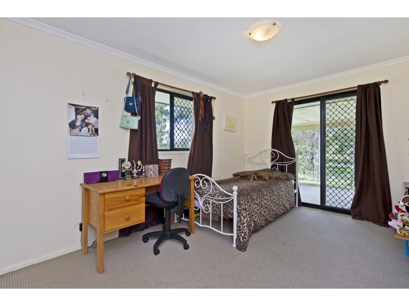 14 Scarborough Ct, Mundoolun QLD 4285