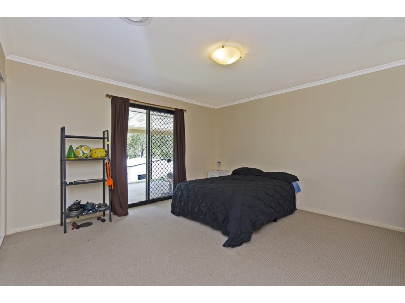 14 Scarborough Ct, Mundoolun QLD 4285