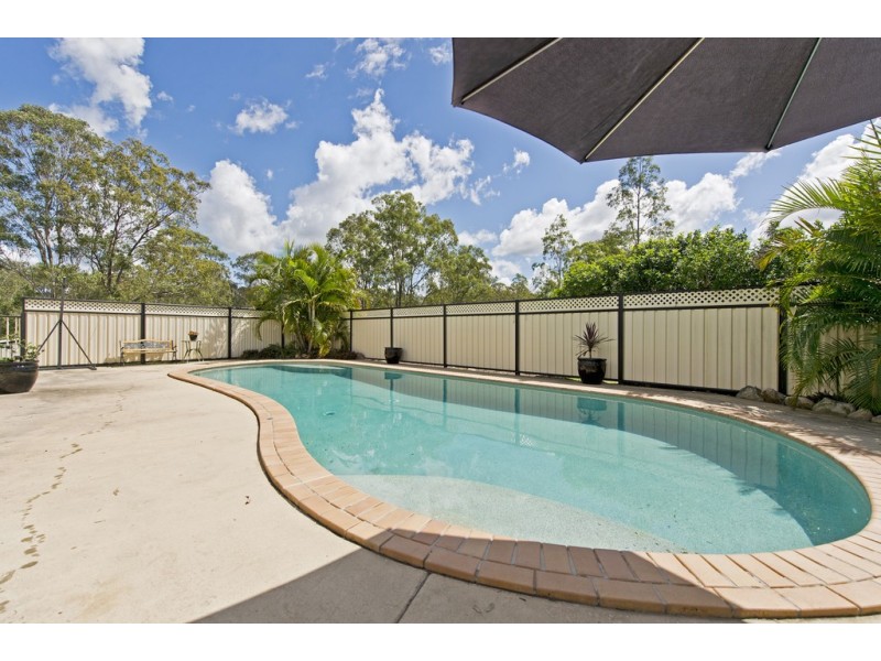 14 Scarborough Ct, Mundoolun QLD 4285