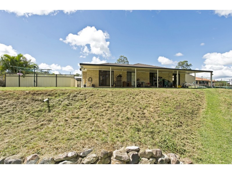 14 Scarborough Ct, Mundoolun QLD 4285