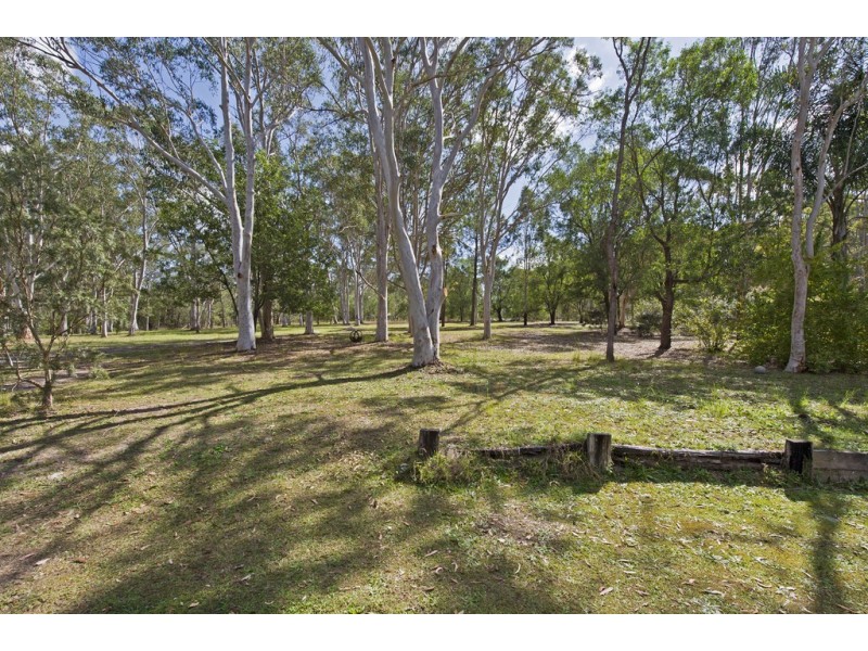 128 Greensward Rd, Tamborine QLD 4270