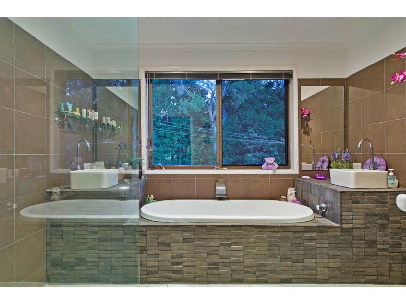 335 Long Rd, Tamborine Mountain QLD 4272