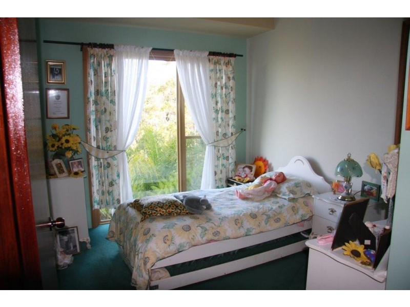 13-17 Eagles Retreat Pl, Tamborine Mountain QLD 4272