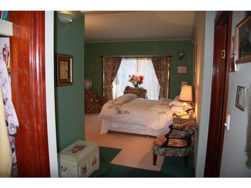 13-17 Eagles Retreat Pl, Tamborine Mountain QLD 4272