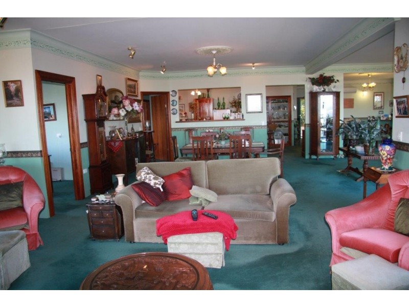 13-17 Eagles Retreat Pl, Tamborine Mountain QLD 4272