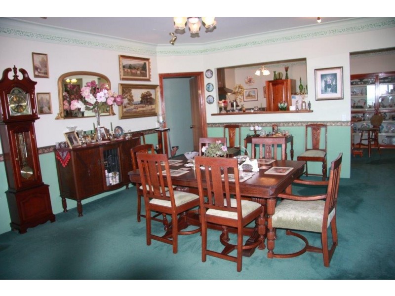 13-17 Eagles Retreat Pl, Tamborine Mountain QLD 4272