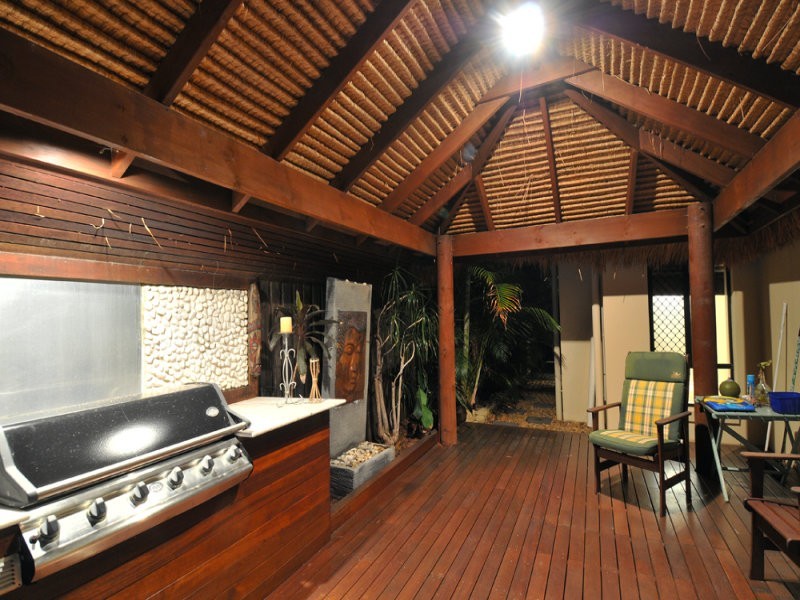 31 The Avenue, Windaroo QLD 4207