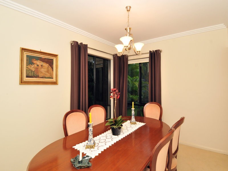 31 The Avenue, Windaroo QLD 4207