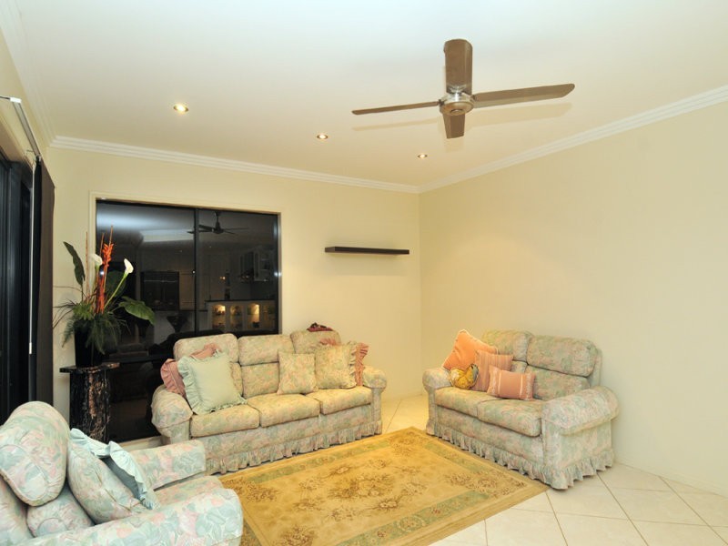 31 The Avenue, Windaroo QLD 4207