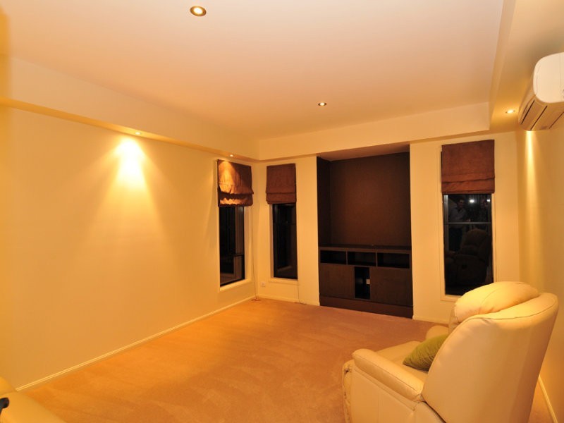 31 The Avenue, Windaroo QLD 4207
