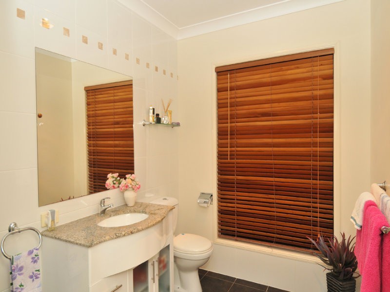 31 The Avenue, Windaroo QLD 4207