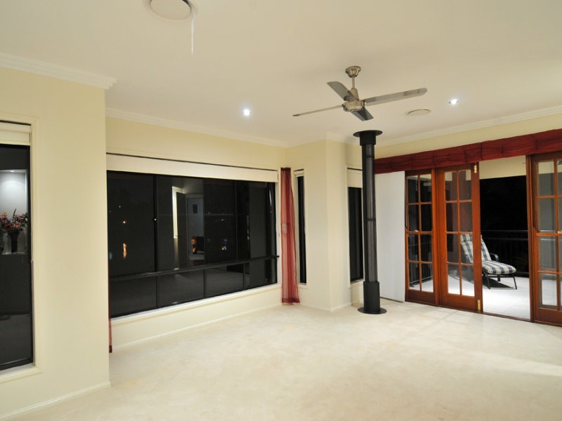 31 The Avenue, Windaroo QLD 4207