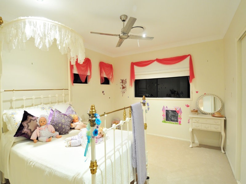 31 The Avenue, Windaroo QLD 4207