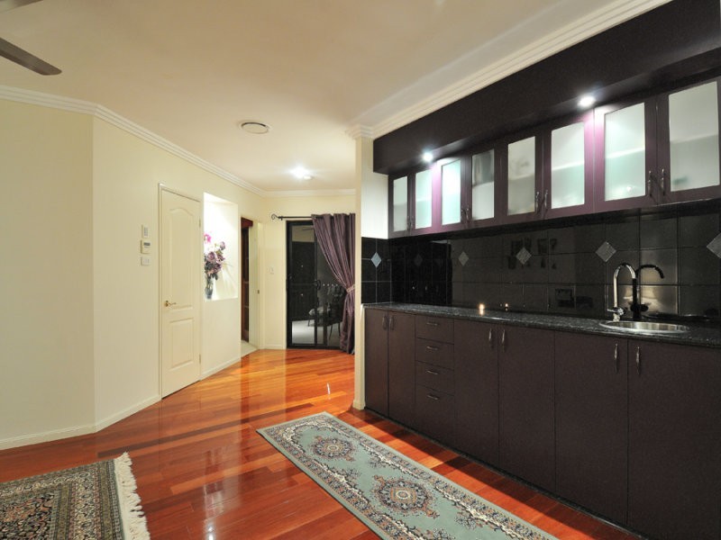 31 The Avenue, Windaroo QLD 4207