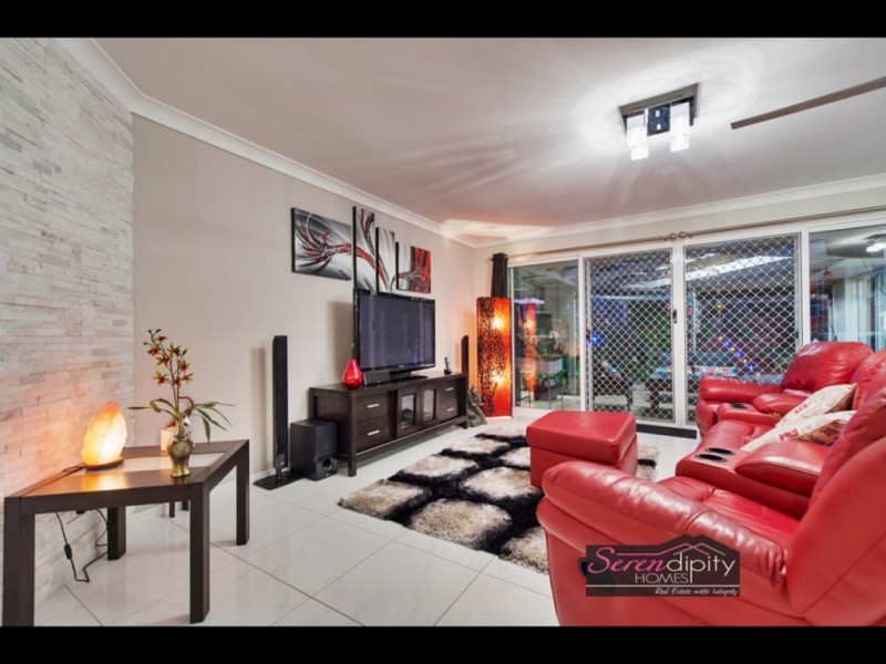 27 Lindau St, Edens Landing QLD 4207