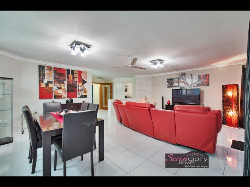 27 Lindau St, Edens Landing QLD 4207