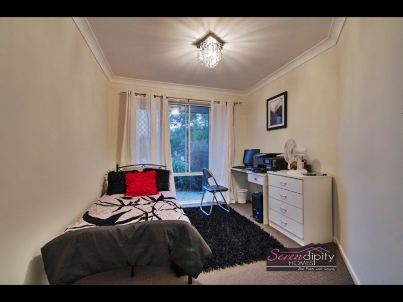 27 Lindau St, Edens Landing QLD 4207