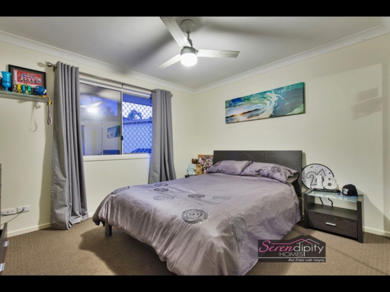 27 Lindau St, Edens Landing QLD 4207