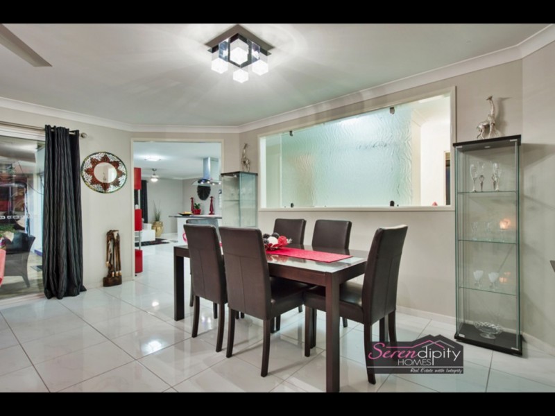 27 Lindau St, Edens Landing QLD 4207