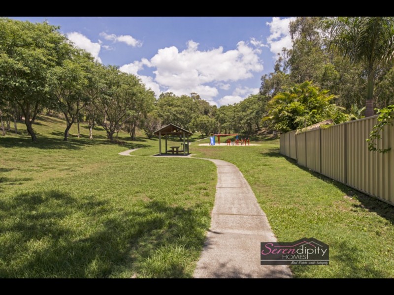 27 Lindau St, Edens Landing QLD 4207