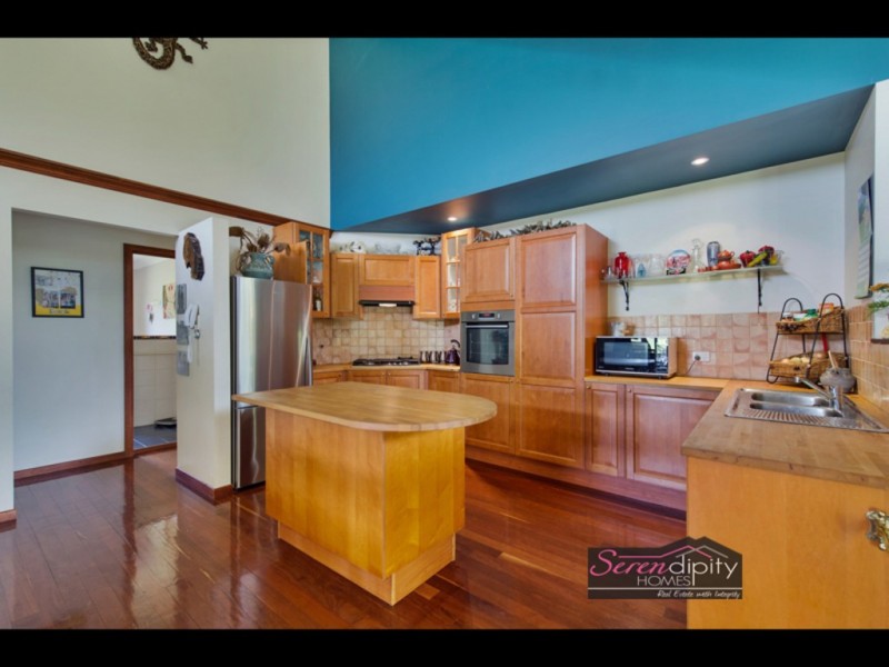 153 Halls Rd, Luscombe QLD 4207