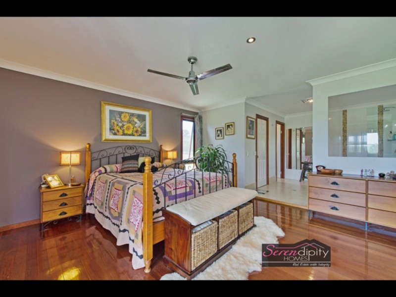 153 Halls Rd, Luscombe QLD 4207