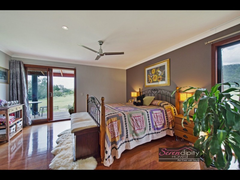 153 Halls Rd, Luscombe QLD 4207