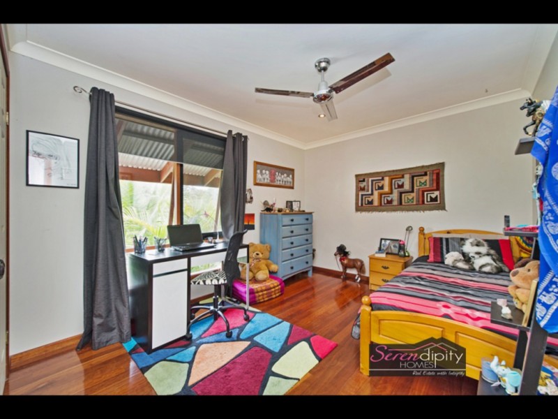 153 Halls Rd, Luscombe QLD 4207