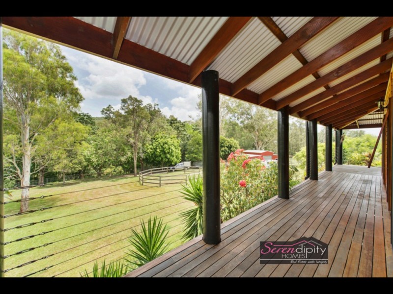 153 Halls Rd, Luscombe QLD 4207