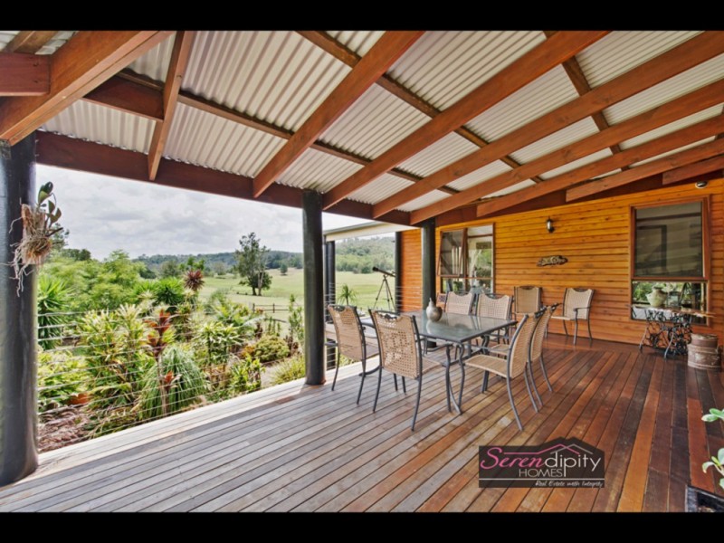 153 Halls Rd, Luscombe QLD 4207