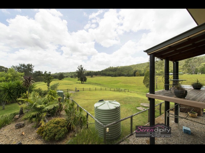 153 Halls Rd, Luscombe QLD 4207