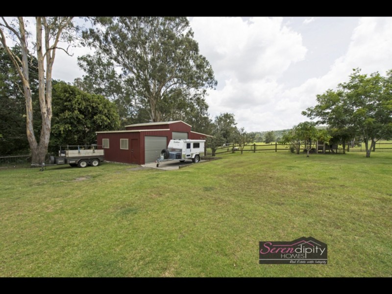153 Halls Rd, Luscombe QLD 4207